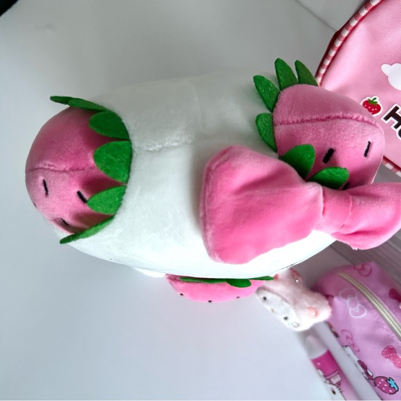 🍓(HK319) Hello Kitty Adorable 6-Piece Strawberry Bundle! - Picture 10 of 14